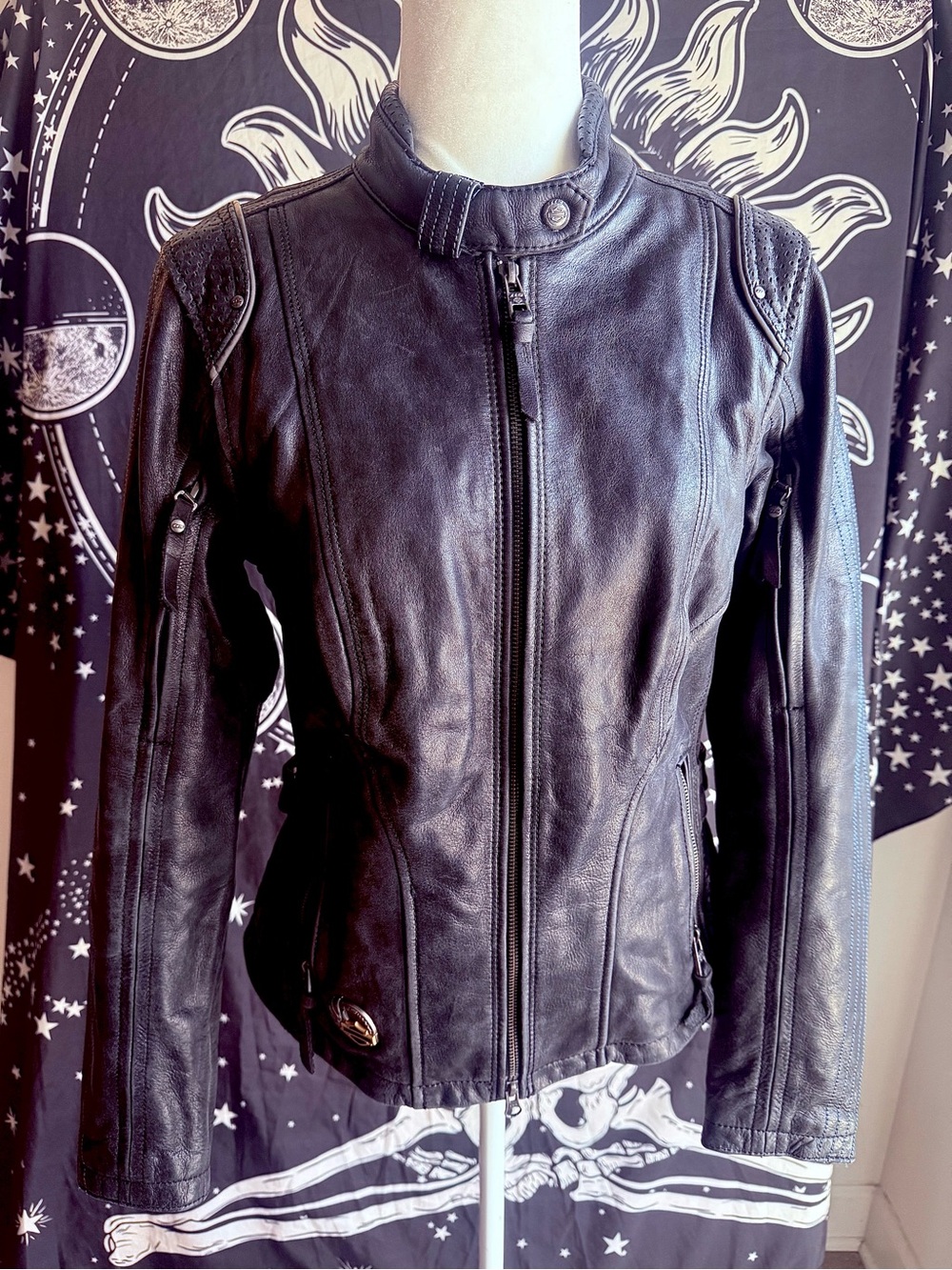 Harley-Davidson Black Leather Bomber Jacket with Embroidered Back Patch - Picture 4 of 9